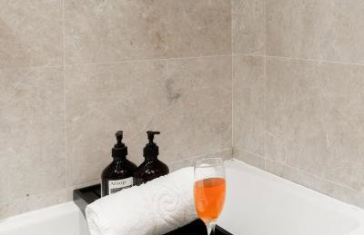 Cool Covent Garden Theatre Design Hub for Families Friends Couples - Foto 10