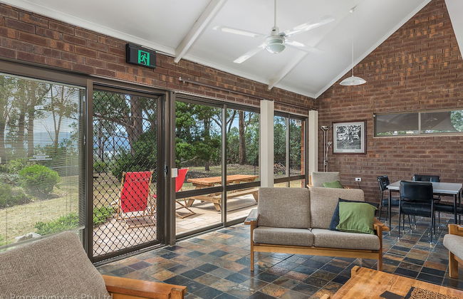 Bay Retreat Port Arthur - Photo 12