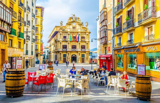 Descubre Pamplona y Vitoria, una experiencia auténtica. - Foto 2
