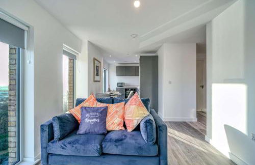 2-BR Flat - City & Town Centre View -1 Minute to Train & Tram Station - Sleeps 5 - Foto 29