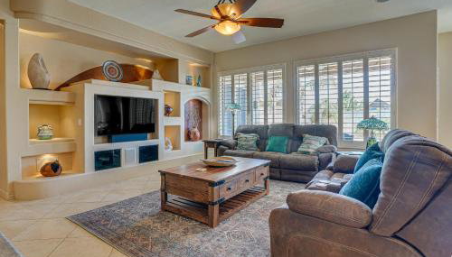 Walk to Parks Home with Pool in Surprise! - Foto 4