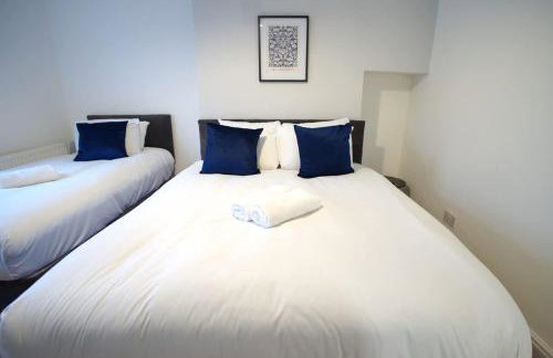 Sleeps 18 Lovely Mcr Home by City SuperHost - Foto 21