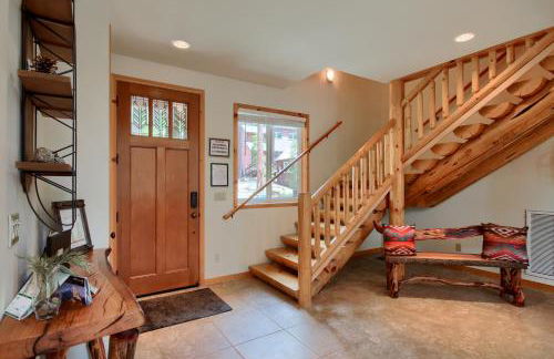 Rivercrest Lodge with Hot Tub-Pool Table-Firepit - Foto 23