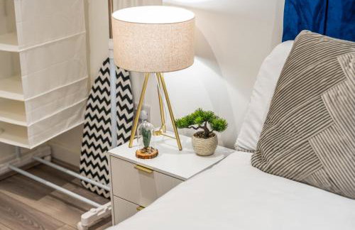 Central 2 Bedroom Apartment with Free Parking Sleeps 8 & Walk to City Centre & Arena - Foto 36