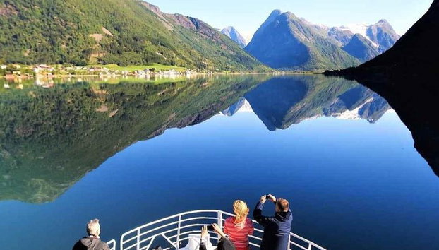 Guided Fjord & Glacier Tour - From BERGEN - Photo 2, Enjoy our tour by boat of the fjords and glaciers of Norway, starting from Bergen.