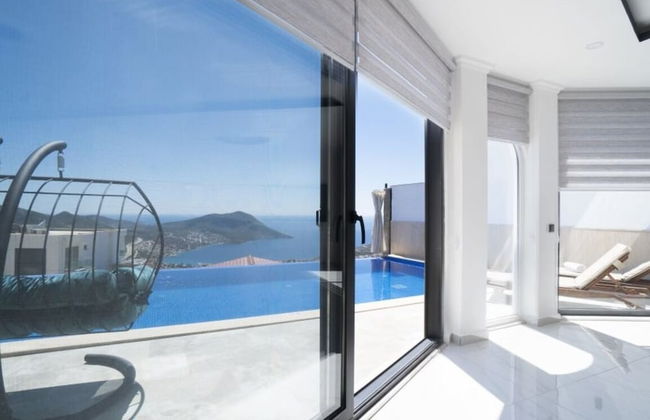 Stunning 4-bedroom Villa in Kaş With Private Pool and Breathtaking Ocean Views - Photo 15