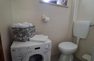 Apartment Nena- apartman sa posebnim ulazom u prizemlju, terasom i zelenom okućnicom - Foto 21