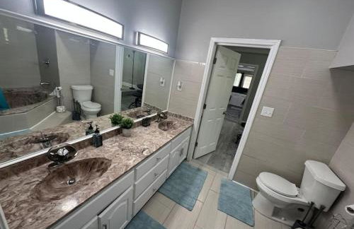 Roomy Renovated GuestHome, Desk, Yard, PetFriendly - Foto 10