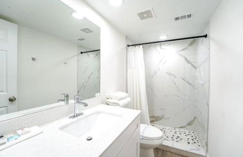 Coastal Escape Walk to Beach Pool and Gym - Photo 18