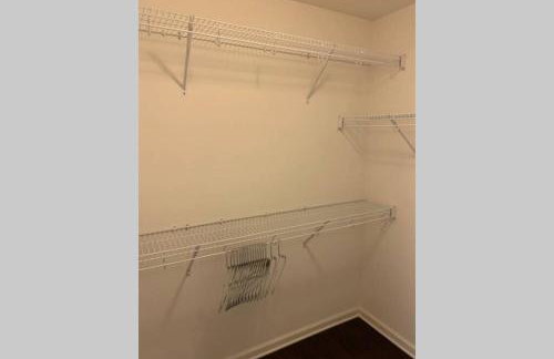 Peaceful 3BR/2BA Hidden Lake Home Near ACOM w/WiFi - Foto 17