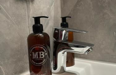 Altbaucharme Deluxe mit Balkon in zentraler Lage - Foto 13