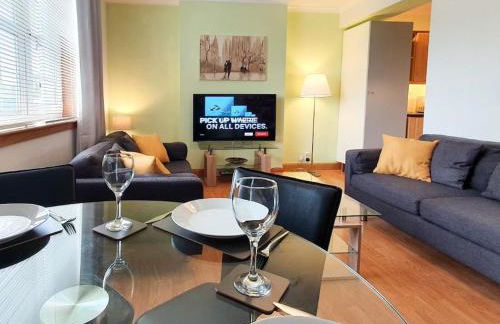 Parkgate Apartment - Near M90, Amazon, Edinburgh - Photo 8