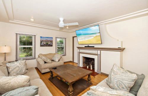 The SOFI Special - Modern Retreat, Dog Friendly - Photo 5