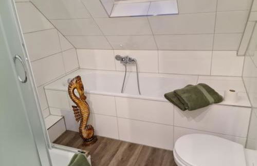 Pilgrims "Rosalie" große Fewo mit 3 Schlafzimmern, 1Bad, 2 WC, Balkon, fast Internet - Foto 3