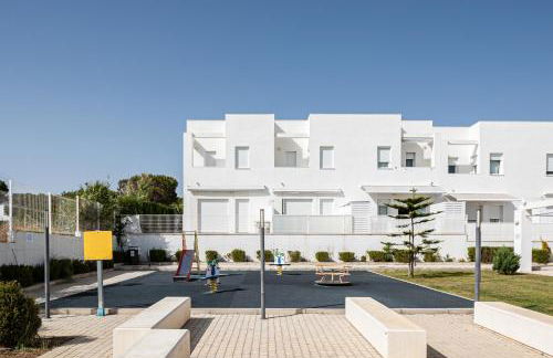 CASA LA PLAYA-CONIL Vacaciones de Lujo en Conil con Todas las Comodidades NETFLIX-HBO-DISNEY-CANALES DE FUTBOL-WIFI ALTA VELOCIDAD-SMART TV 65"-ALEXA - Foto 45