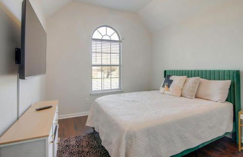 Walk to the Greenline Sleek Cordova Home with Patio - Foto 15