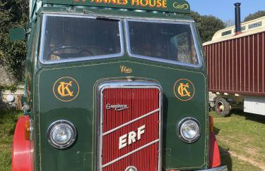 Rare 1954 Renovated Vintage Lorry - Costal Location - Foto 1
