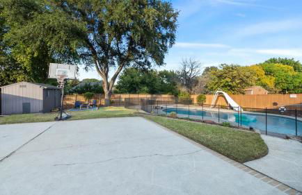 5BR Family Oasis with Pool and Game Room - Foto 20