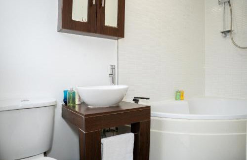 Imagination by Olauda SA - 3 bed House with Free Parking - Foto 34