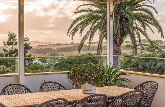 Your Luxury Escape - White Wood - Photo 13