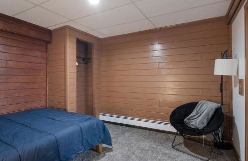 1BR Fife Lake Haven with Fire Pit & Hot Tub - Foto 11