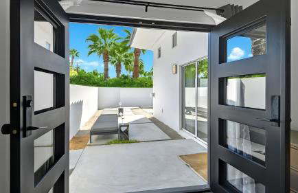 Modern Oasis w/ Pool, Patio Lounge, & Mountain Views Palo Verde by Avantstay - Foto 45