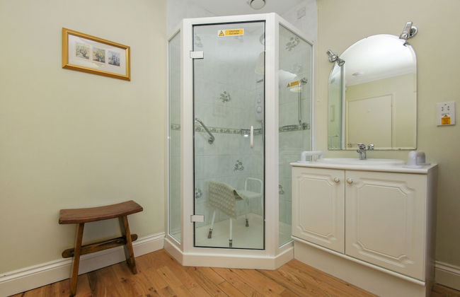 Dean Court Bungalow Parking by Brighton Holiday Lets - Photo 20