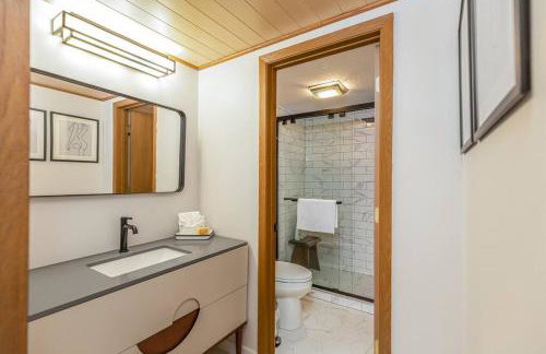 Peaceful 2-bedroom townhome retreat w/wooded view - Foto 25