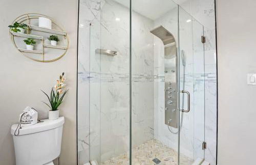 15min to Lincoln Ecuador vs Ivory Coast, Sleeps 12 - Foto 27