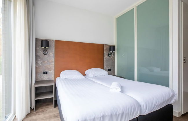 Brand new Luxury Villa on a Small-scale Park With its own Jetty - Photo 15