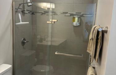 304 New Luxury Downton Condo with Fireplace, 2 bdrm - Foto 8