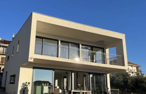 Villa Sea Horizon with a pool - Photo 1