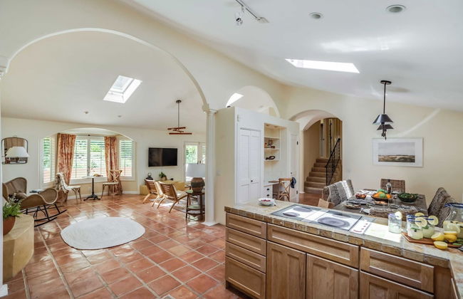 León by Avantstay Private Breathtaking Character Cottage w/ Pool & Hot Tub - Foto 24