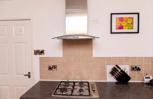 3 Bedroom House Manchester with en-suite Free Wifi and Parking - Foto 9