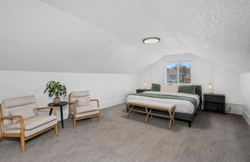 Campus Corner Retreat Two King Beds and Dog Friendly - Foto 16