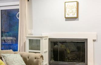 Serene Hilltop Oasis Above the City w Private Pool - Foto 72