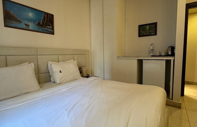 NY Suites Hotel - Photo 9