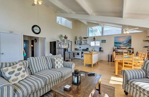 Westhampton Beach Home with Deck and Ocean Views! - Foto 8