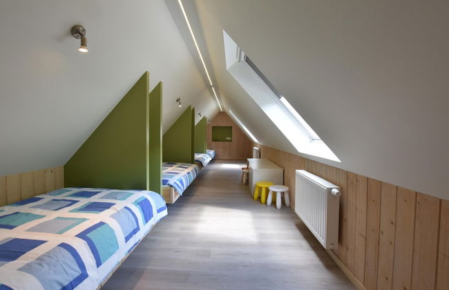 Spacious Holiday Home With Pond in Poperinge - Photo 7