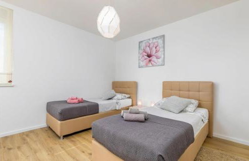 3 Bedroom Beautiful Home In Segotici - Foto 26