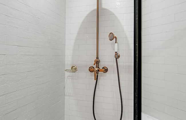 Miss Marguerite Suite - Photo 13