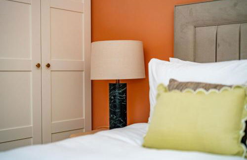 Dragon Suites Luxury Apartments at Rutland Square - Photo 33