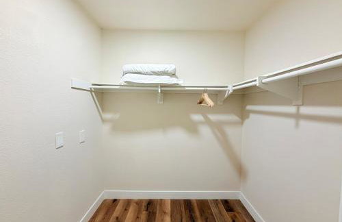 Minutes to ONT Airport And Entire Home With Billiards - Foto 61