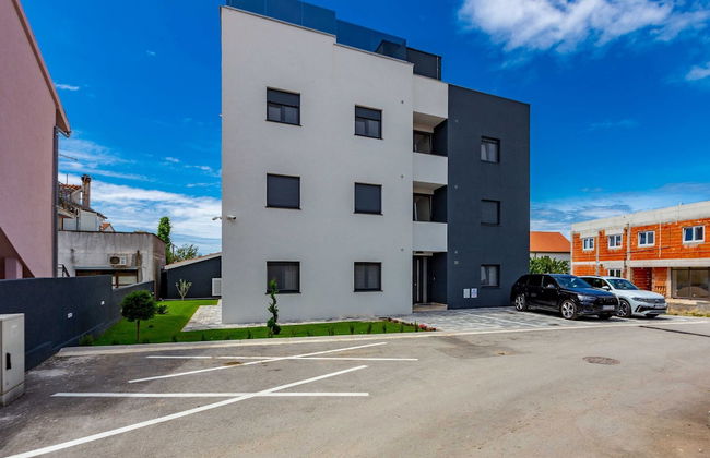 Exquisite Prestige Luxury Apartments With Shared Pool - Photo 69