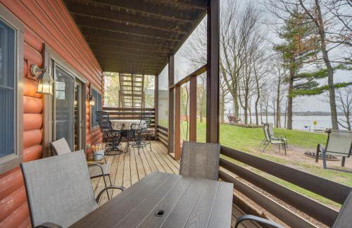 Modern Log Cabin with Rec Room, Steps to Lake! - Foto 32