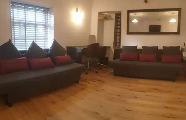 1700s Canalside Cottage Sleeps up to 12 Guests - Foto 29