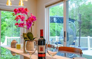 Lux estate! Hot tub, 8 acres, firepit, game room, private pond, EV, lots of privacy, 10 mins to town - Foto 16