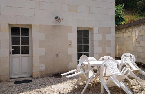 Maison au pied du Château-Cour-Proche Centre Ville - Foto 2