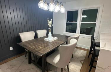 Modern 4 Bed in Quail Hollow - Foto 17