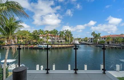 Waterfront Luxury Estate with Private Dock Lighthouse Point - Foto 79